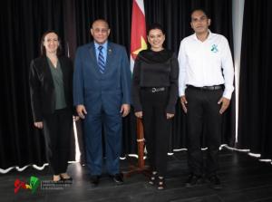 Minister AWJ ontvangt  AmCham Suriname voor kennismakingsgesprek 