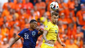 Nederland wint van Roemenië en door naar kwartfinales EK