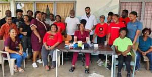 SPA-jongeren houden schoonmaakactie Huize Ashiana