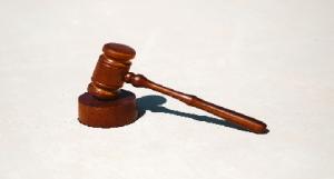 Zaak tegen ex-vp Adhin wordt op 22 juli vervolgd
