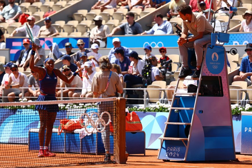 Huilende Gauff ruziet met umpire