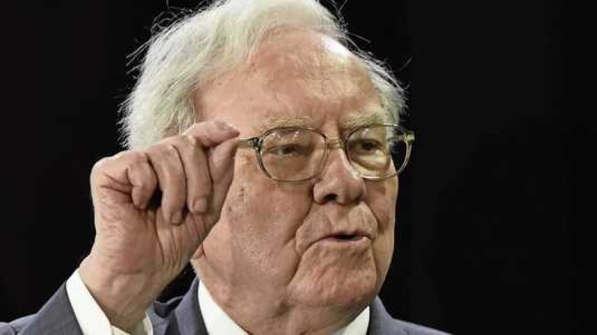 Bekende belegger Warren Buffett halveert belang Apple bijna