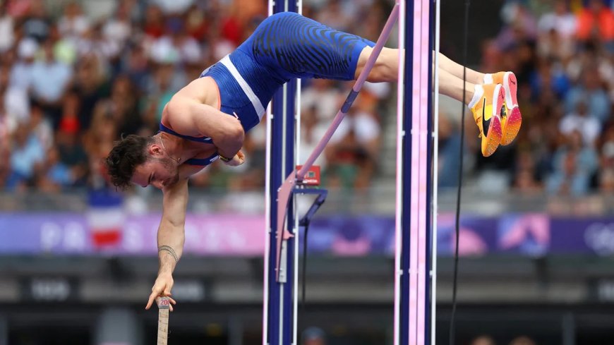 Franse polsstokspringer loopt medaille mis