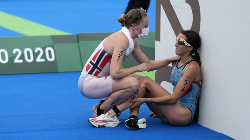 België trekt zich terug uit gemengde estafettetriatlon wegens ziekte atleet na zwemmen in de 