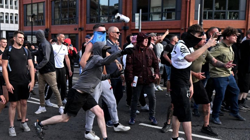 Celstraffen tot drie jaar voor extreemrechts geweld in Liverpool en Southport