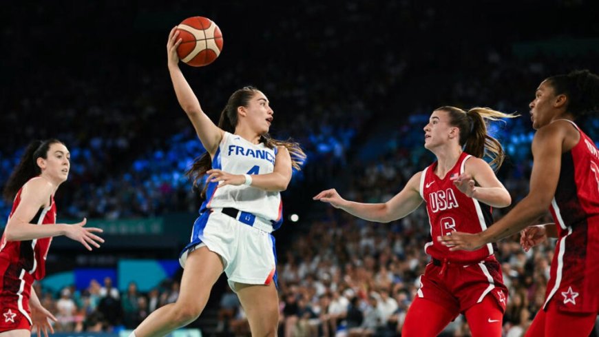 Frankrijk verliest van VS in spannende finale damesbasketbal in Parijs