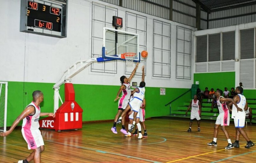 Ruckers op voorsprong na rommelige basketbalfinale promotieklasse