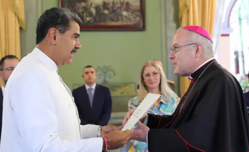 Nicolás Maduro ontvangt geloofsbrieven apostolische nuntius Vaticaan