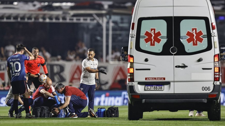 Uruguayaan Izquierdo zakt in elkaar op voetbalveld, competitie ligt hele weekend stil