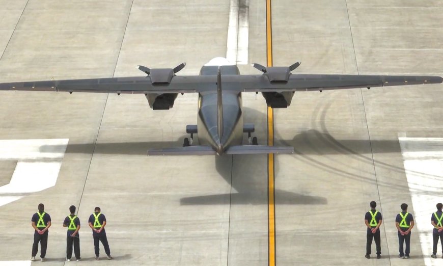 Grootste binnenlandse onbemande transportdrone van China voltooit eerste vlucht