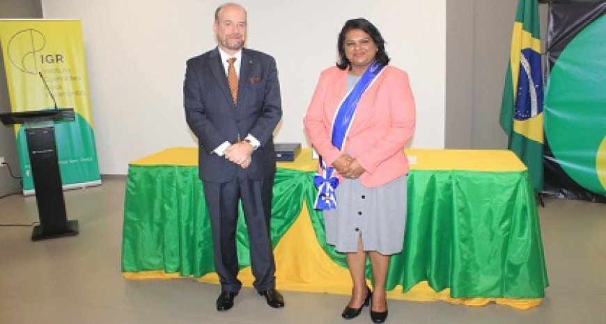 Minister Mathoera ontvangt Grand Cross of the Order of Rio Branco