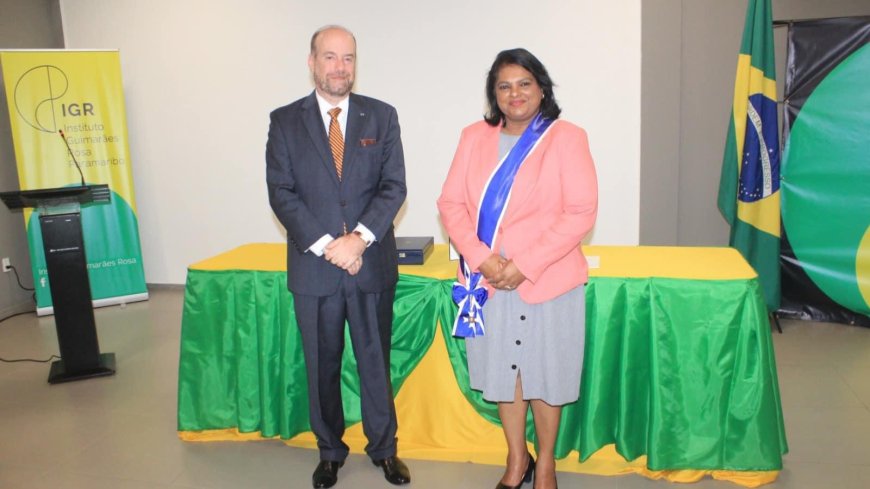 Minister Mathoera ontvangt hoogste Braziliaanse onderscheiding