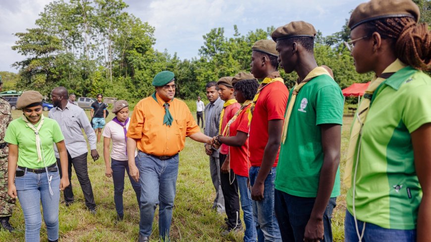 President Santokhi bezoekt Pre-Nationaal Kamp Boy Scouts Suriname