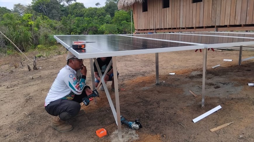 VIDS begeleidt bouw van zonne-energie kantoor in Pëlëlu Tëpu