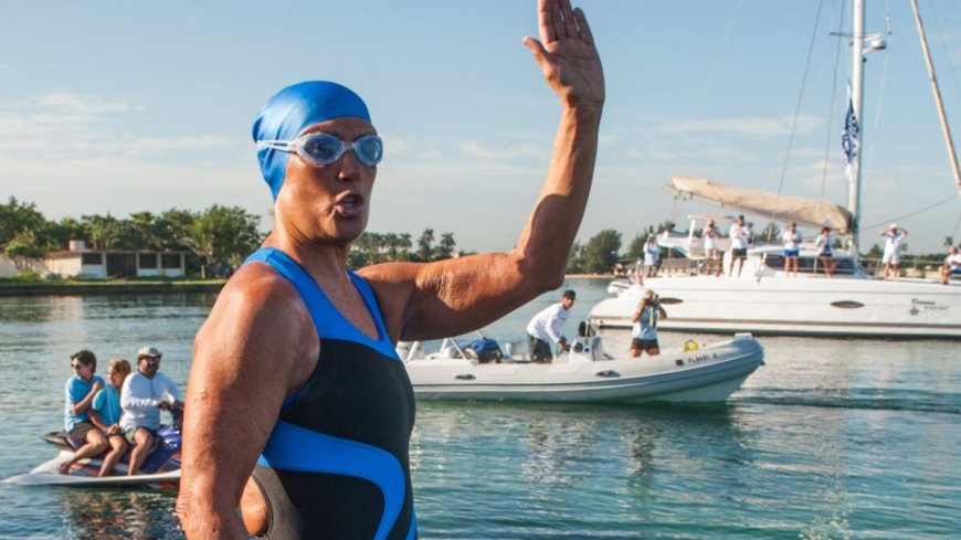 Weetje van de dag – Vandaag in 2013: Diana Nyad, 64, zwemt record van Cuba naar Florida