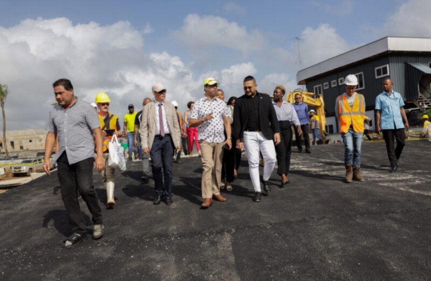 Suriname blundert rond ferry Albina