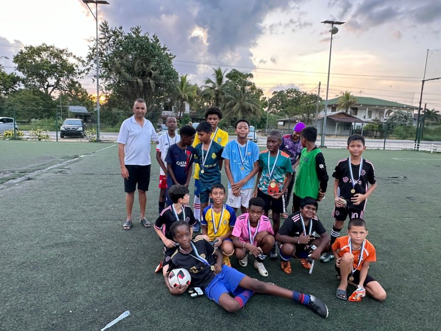 U-10 en U-12 SV Houttuin in de bloemetjes gezet