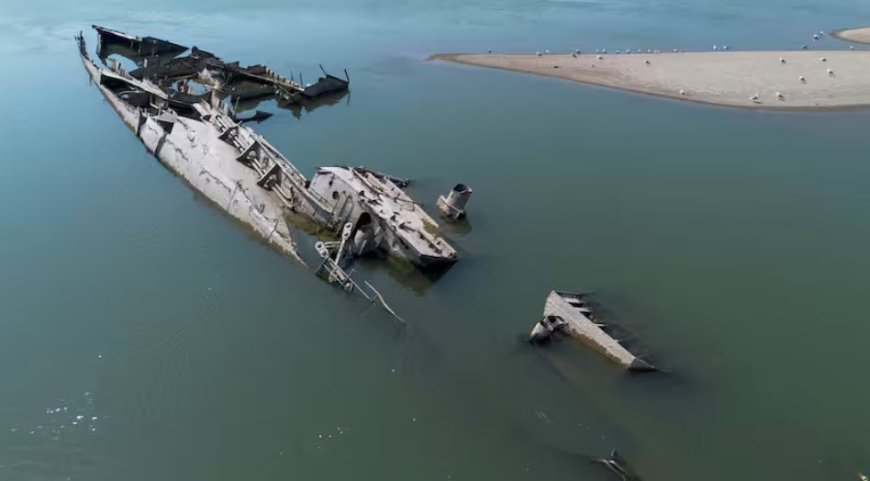 Duitse WO II-wrakken zichtbaar door lage waterstand Donau