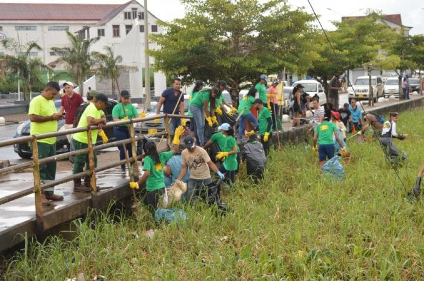 World Clean Up Day voor een schoon Suriname