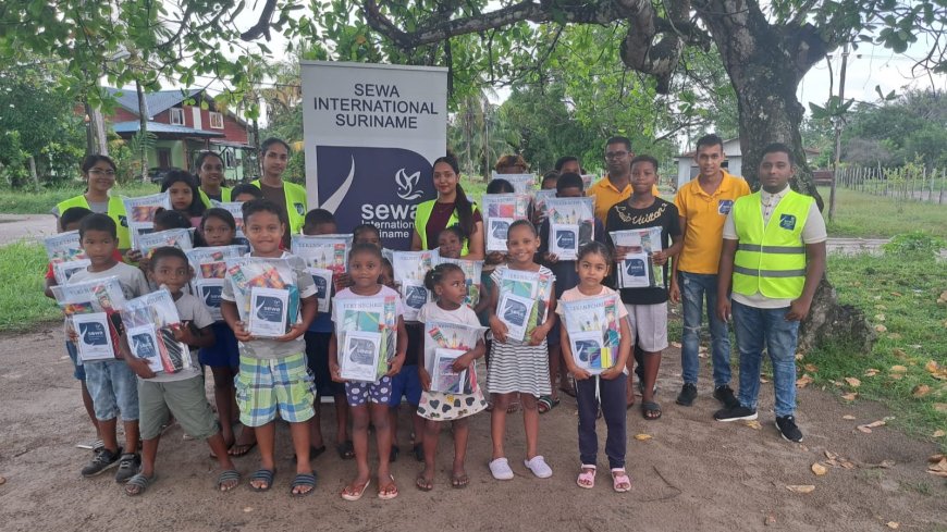 Sewa International Suriname verdeelt 500 schoolpakketten