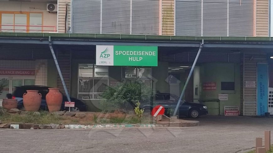 Arbeider valt van dak op schutting en komt terecht op spijlen