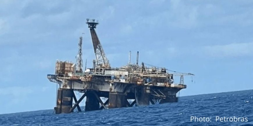 Petrobras’ P-19-olieplatform kantelt gevaarlijk in Campos Basin