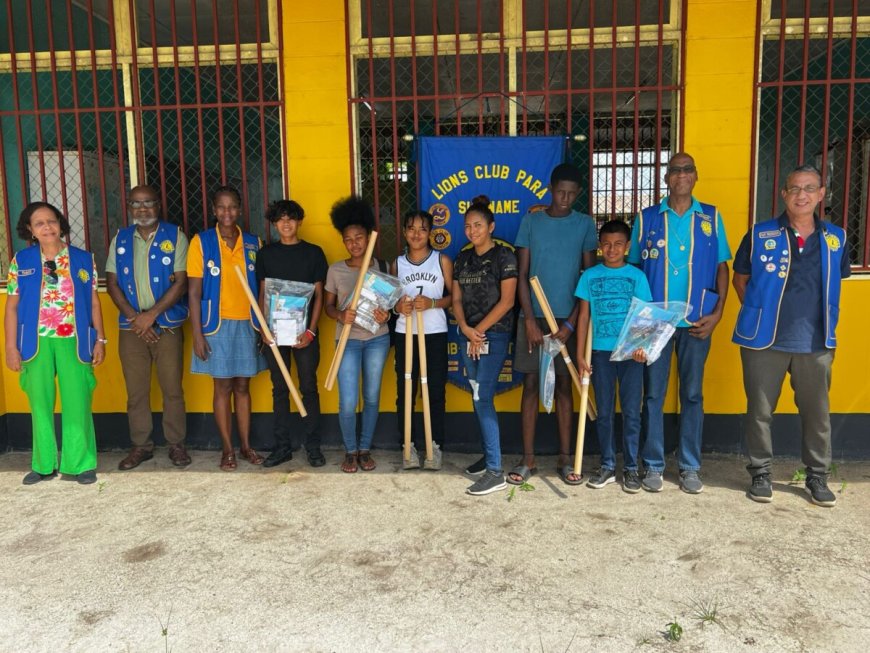 *Lions Club Para Ondersteunt Scholieren met “Schoolgelden” Project**