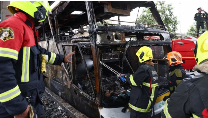 *Minstens 23 Doden na Brand in Schoolbus in Thailand**