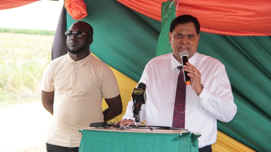 President Santokhi geeft startsein voor drie grote projecten in Nickerie