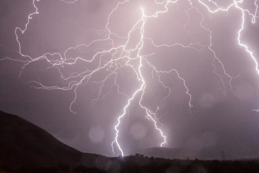 Meteo Dienst waarschuwt voor zware onweersbuien en windstoten