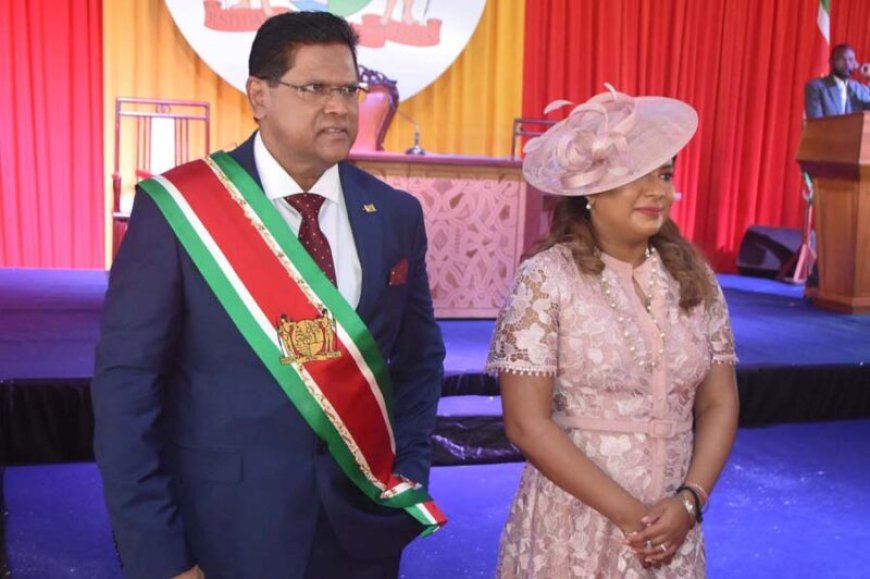 President, first lady en Ramdin naar Aruba en Curaçao