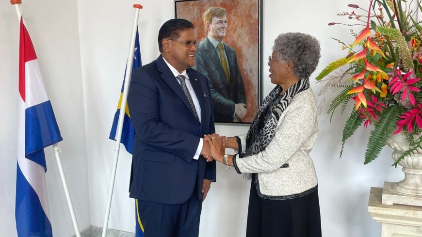 President Santokhi bezoekt gouverneur Curaçao