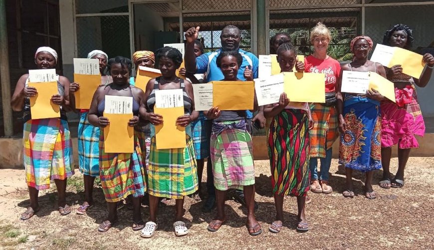 Tweeëndertig personen Boven-Suriname gecertificeerd voor kunst werken met bananenvezel