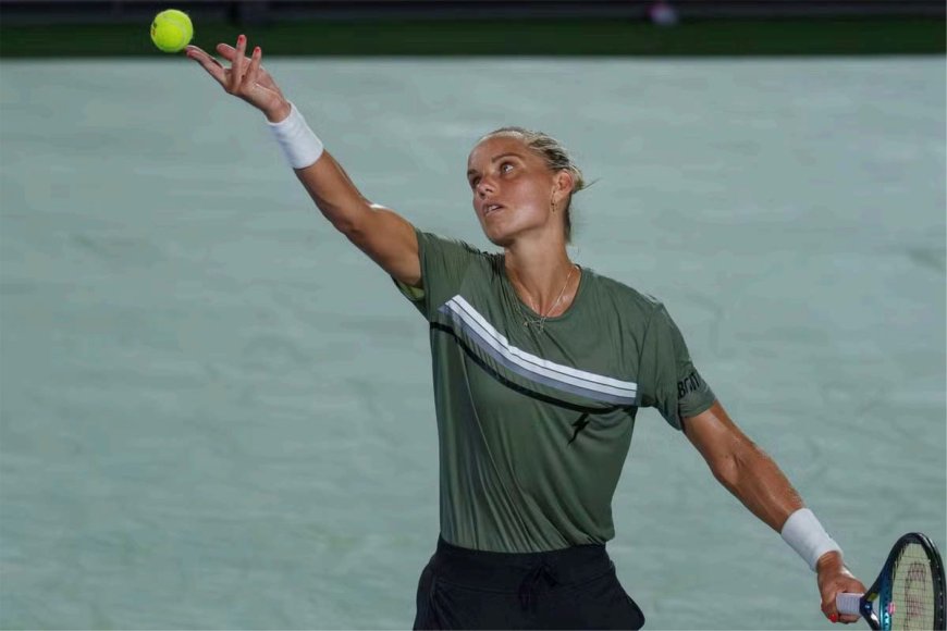 Arantxa Rus met nodige moeite naar kwartfinale WTA-toernooi Jiujiang