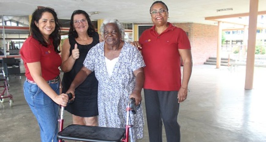 Rotary Club of Paramaribo overhandigt 15 rollators aan ouderen in tehuizen