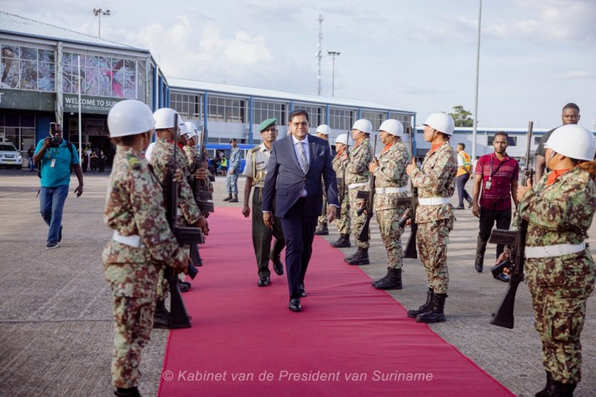 President Santokhi op weg naar Azerbeidzjan voor COP29