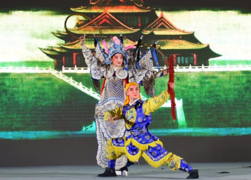 Wu Opera presenteerde prachtige voorstelling ‘Echoes of Civilization’ in Thalia