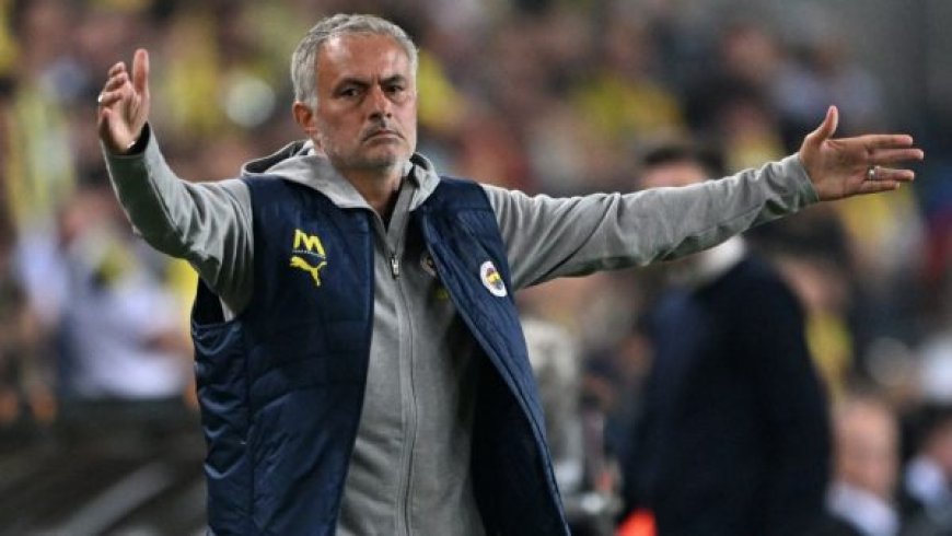 Mourinho lijkt met uitbarsting voor te sorteren op rentree in Premier League