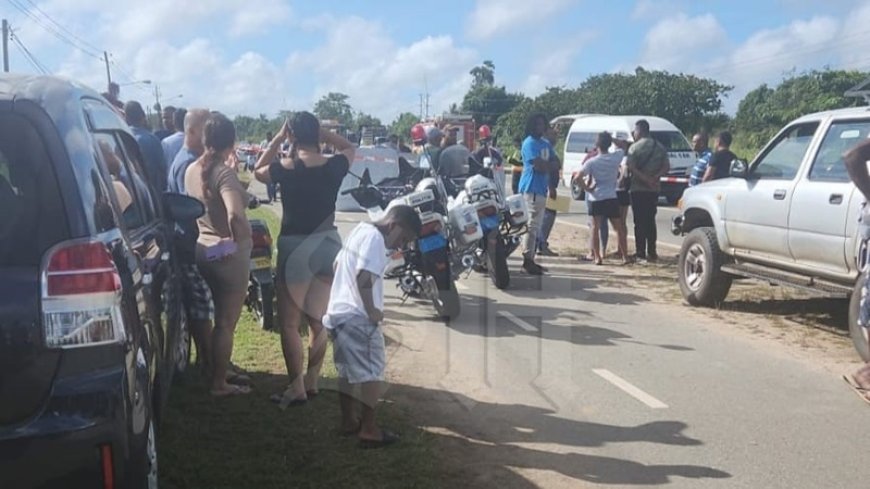 Dodelijke bromfietsbotsing op Martin Luther Kingweg