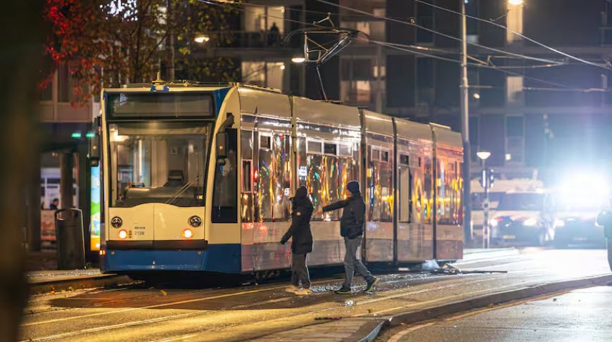 Meerdere bussen en trams in Amsterdam rijden niet vanwege verwachte onrust