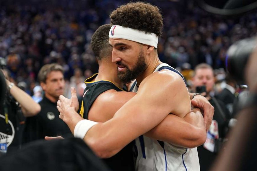 Curry blinkt uit voor Warriors tegen Mavericks bij terugkeer Klay