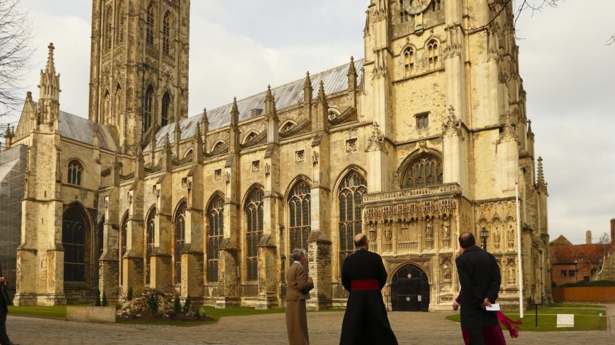 Aartsbisschop Anglicaanse Kerk treedt af na rapport over kindermisbruik