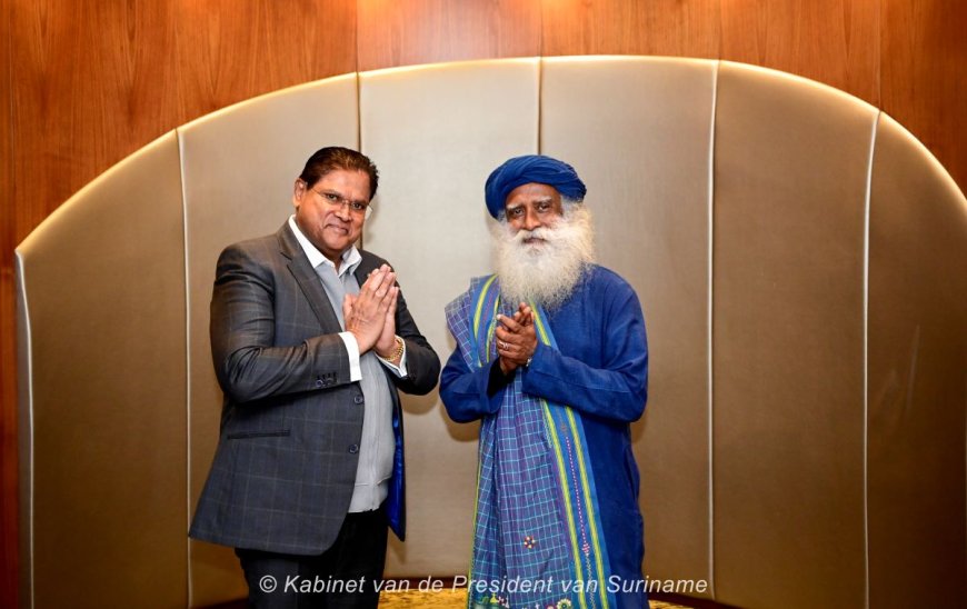 President Santokhi ontmoet spirituele leider Sadhguru in Azerbeidzjan