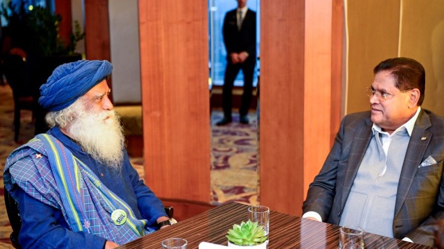 President Santokhi en spirituele leider Sadhguru hebben ontmoeting in Azerbeidzjan