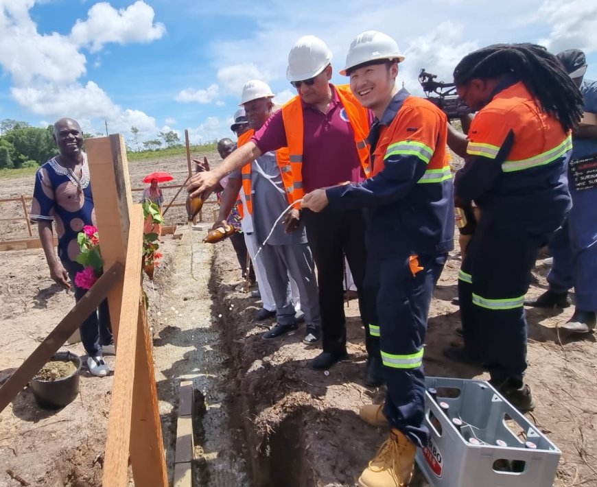 Eerste steenlegging Scholencomplex Brokopondo een feit