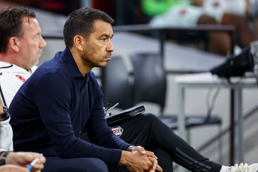 Besiktas zet Van Bronckhorst na nog geen half jaar op straat