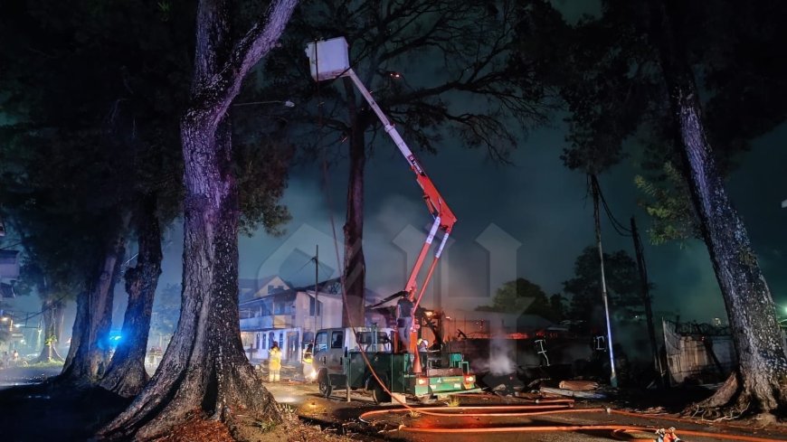 Twee gebouwen in de as gelegd aan de Dr. J.F. Nassylaan