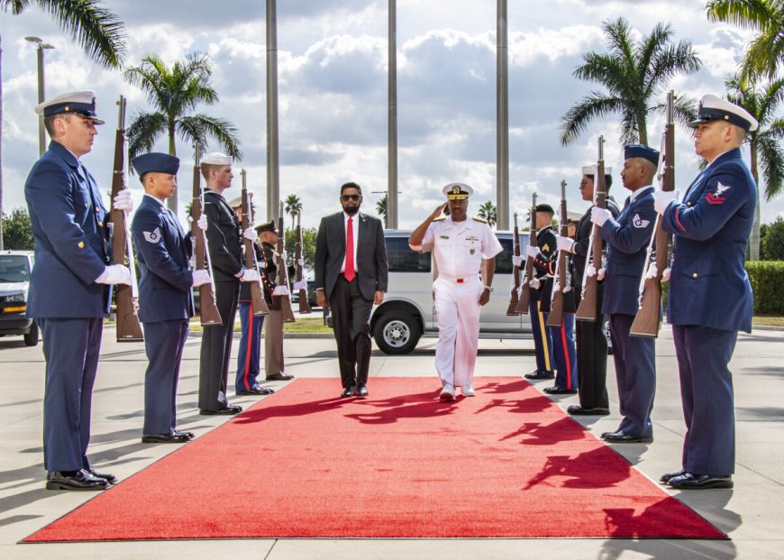 Guyanese President ontmoet SOUTHCOM om partnerschap en veiligheid te bespreken