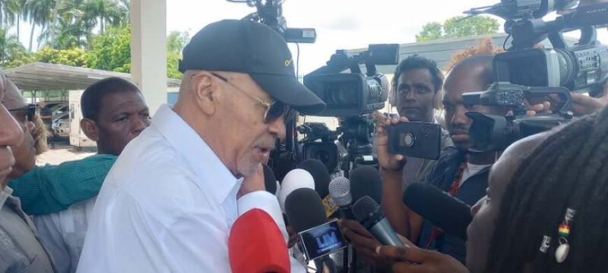 Frans-Guyanese krant meent: ‘Bouterse in toevluchtsoord Commewijne’