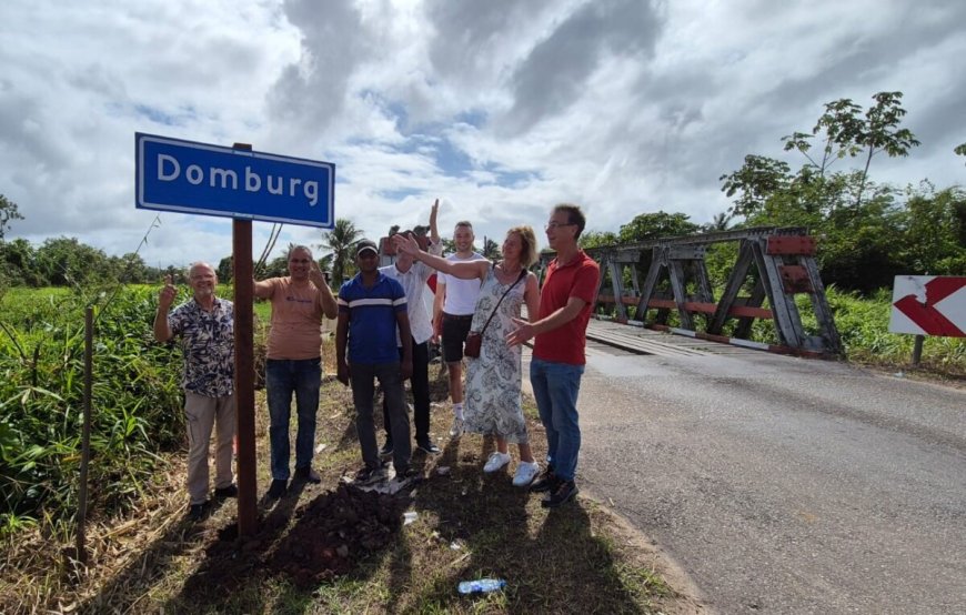 Domburg Herstelt Historische Verbinding met Nieuwe Naamborden**